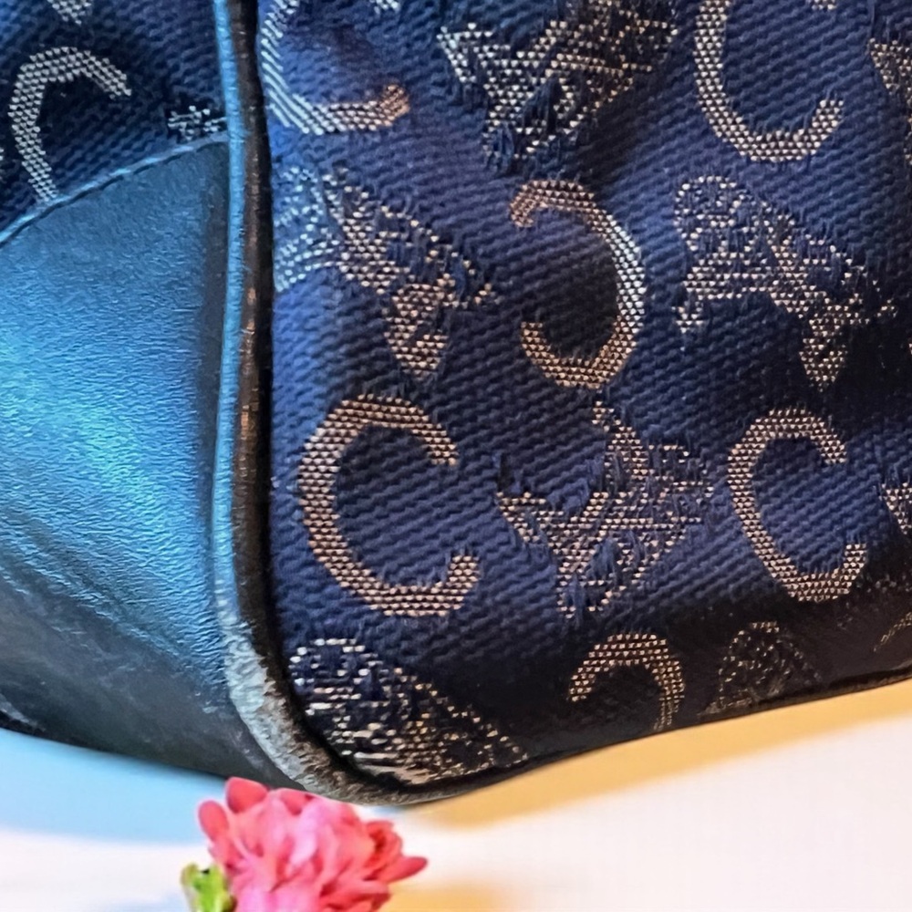 CELINE Horse Carriage C
Macadam Canvas Large Hand Bag in Navy Blue - Picture 12 of 16